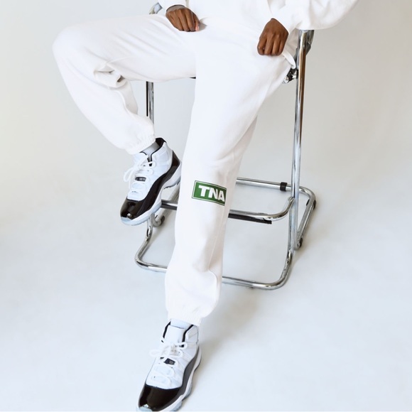 Aritzia Pants - Aritzia TNA Cozy Fleece Mega Sweatpant